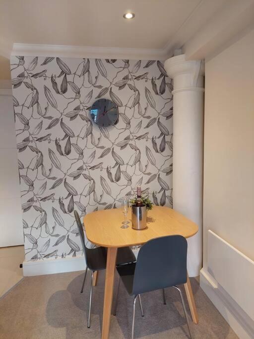 21 The Cocoa Suites Йорк Экстерьер фото
